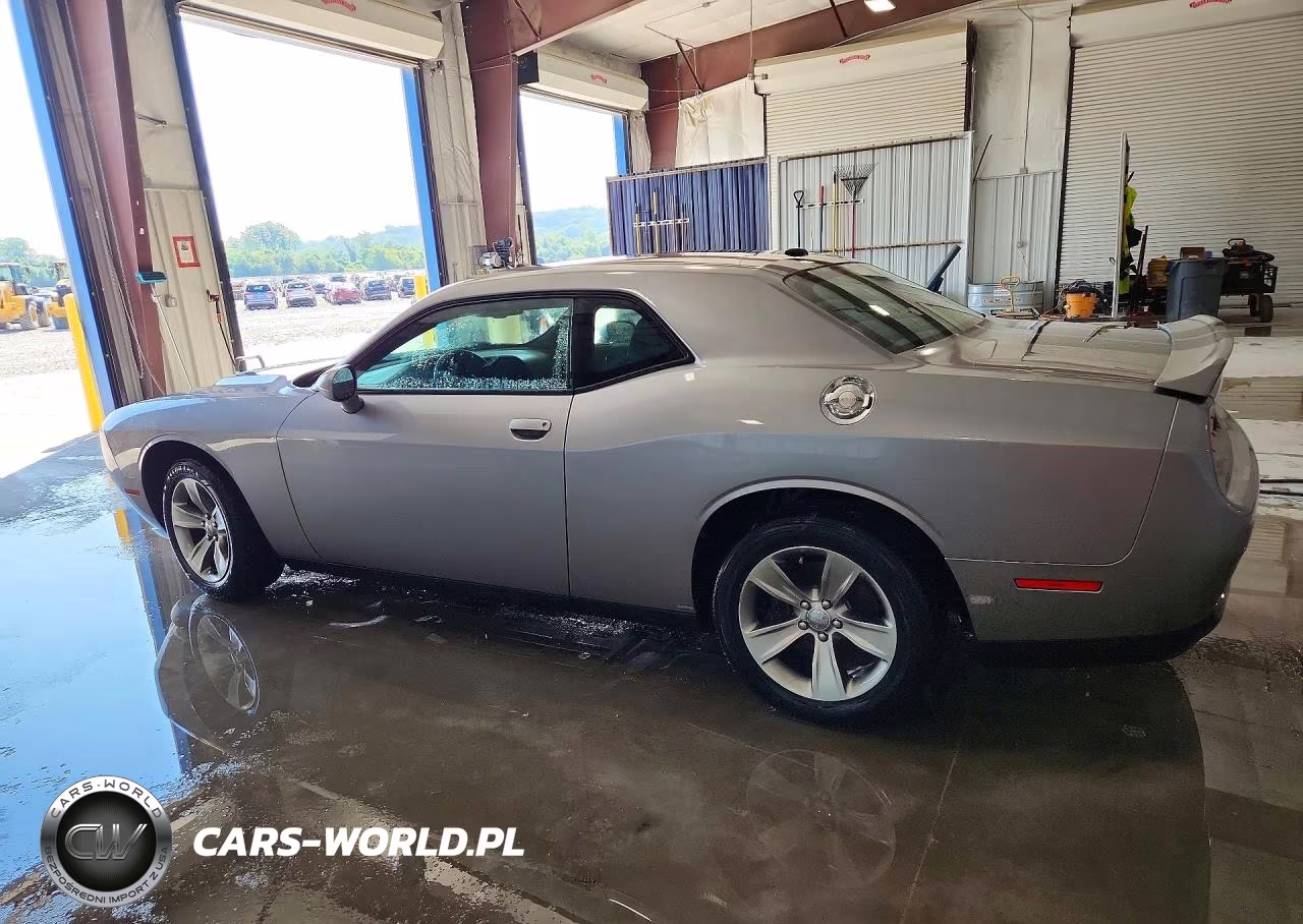 2018 Dodge Challenger Sxt VIN:2C3CDZAG7JH121790 - 2