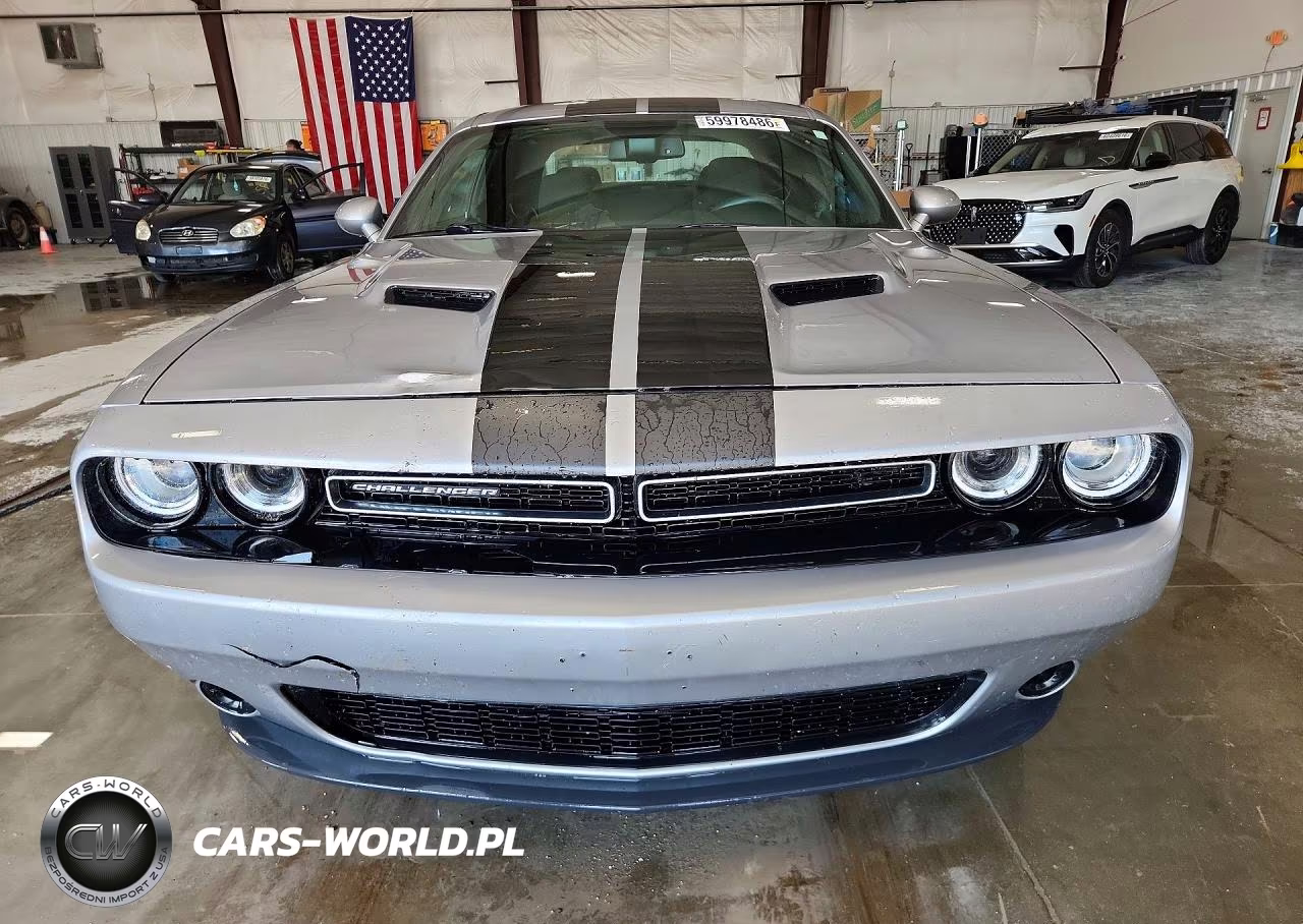 2018 Dodge Challenger Sxt VIN:2C3CDZAG7JH121790 - 5
