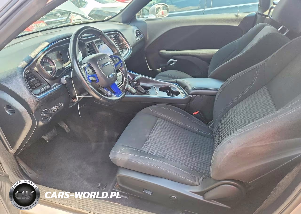 2018 Dodge Challenger Sxt VIN:2C3CDZAG7JH121790 - 7