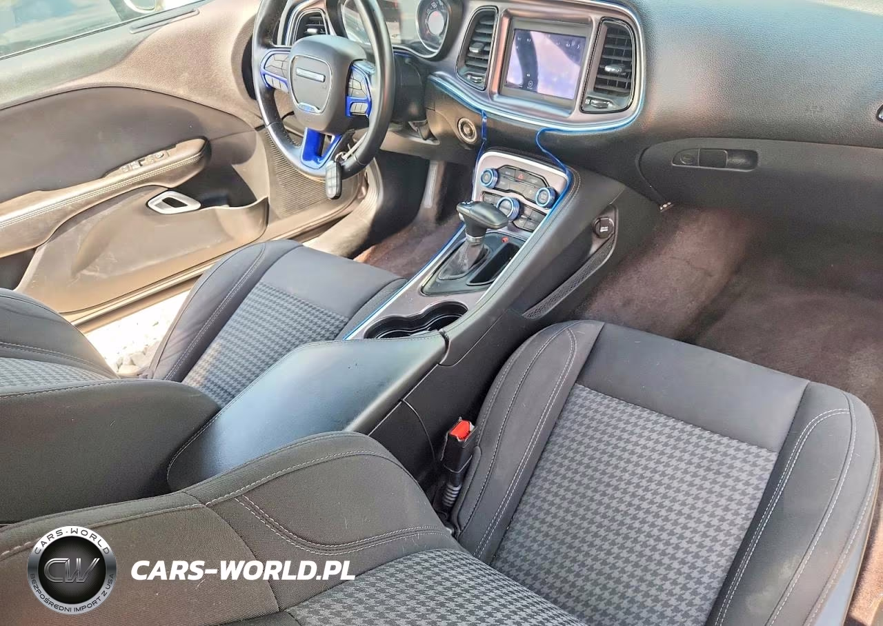 2018 Dodge Challenger Sxt VIN:2C3CDZAG7JH121790 - 8