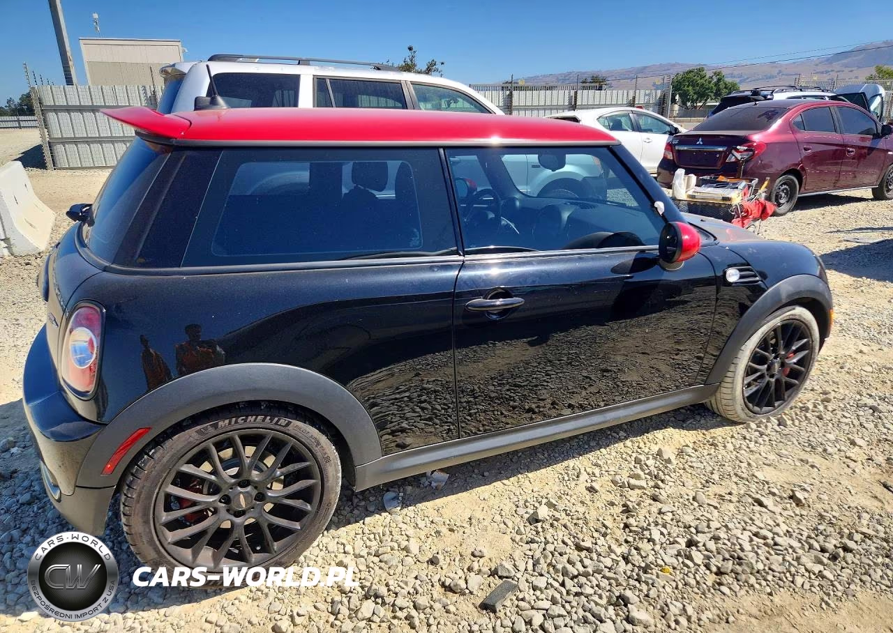 2011 Mini Cooper John Cooper Works VIN:WMWSV9C57BTZ97115 - 3