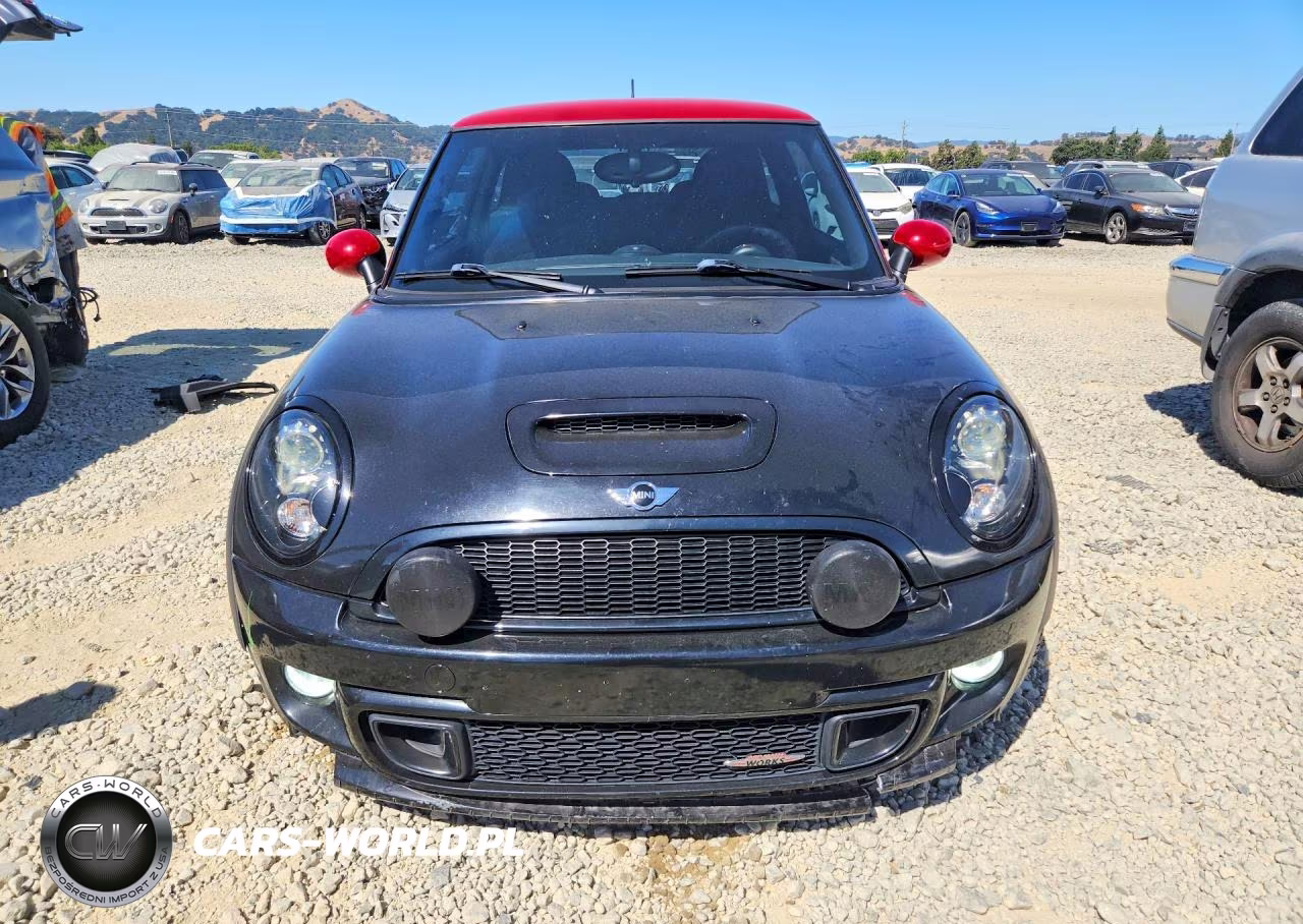 2011 Mini Cooper John Cooper Works VIN:WMWSV9C57BTZ97115 - 5