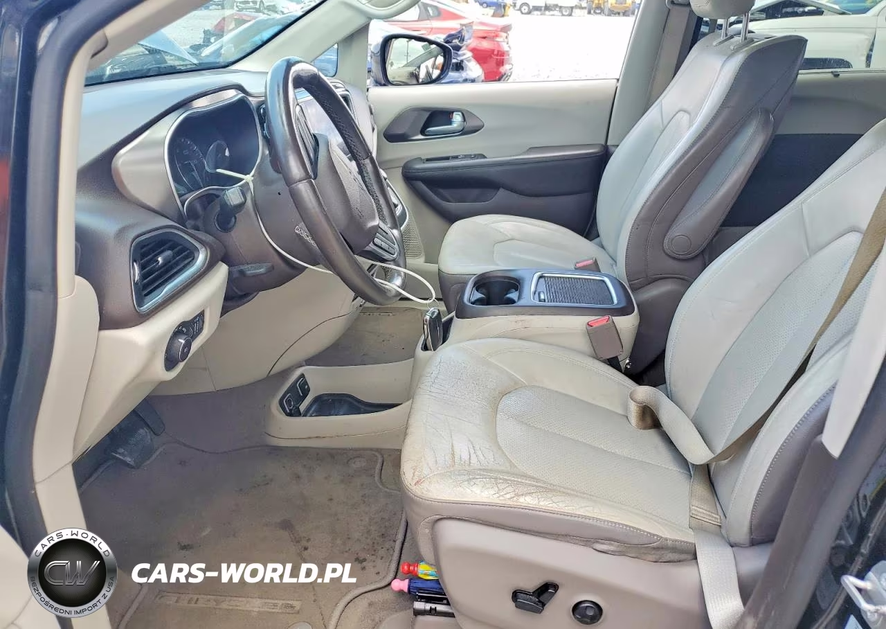 2017 Chrysler Pacifica Touring L Plus VIN:2C4RC1EG3HR537103 - 7