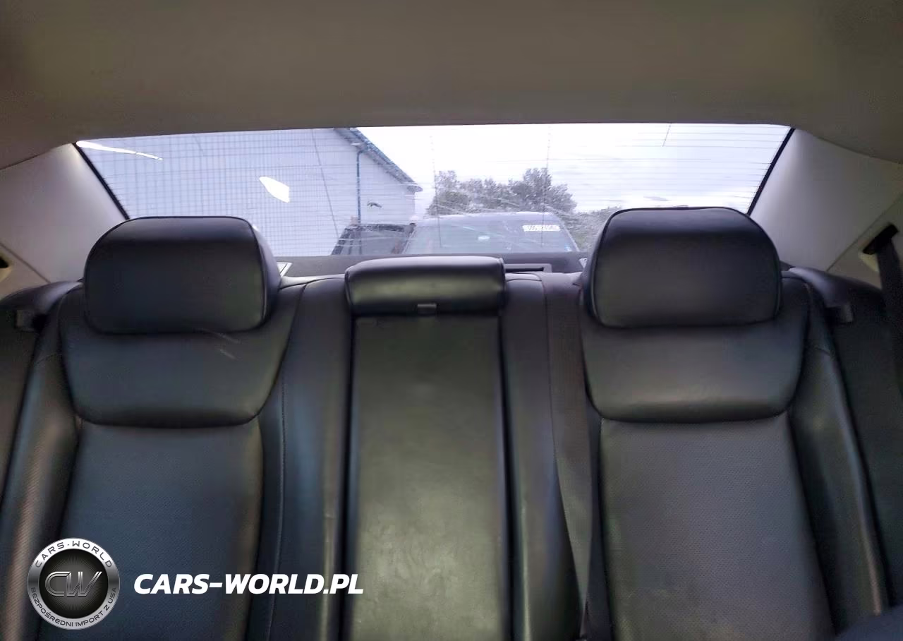 2019 Chrysler 300 Limited VIN:2C3CCAKG4KH690875 - 10