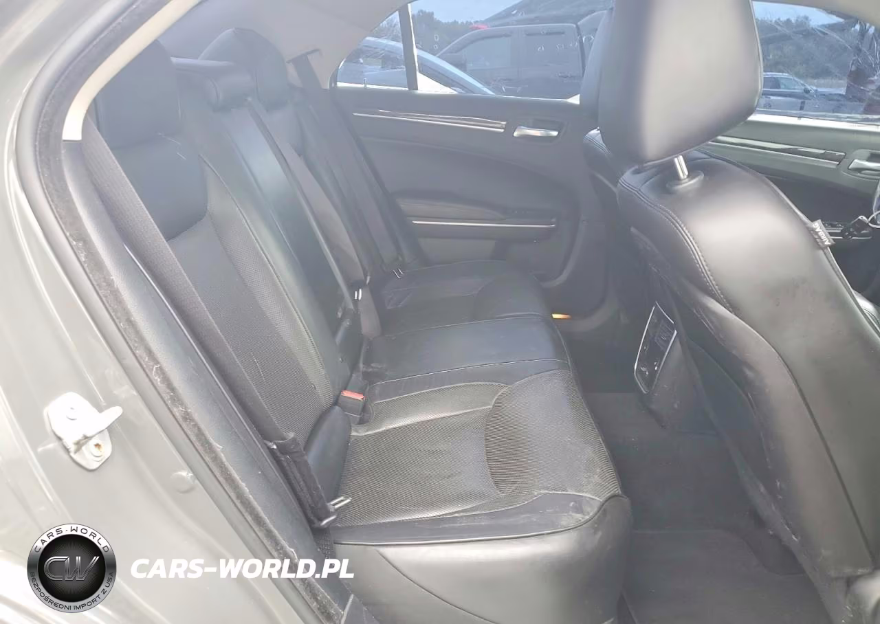 2019 Chrysler 300 Limited VIN:2C3CCAKG4KH690875 - 11