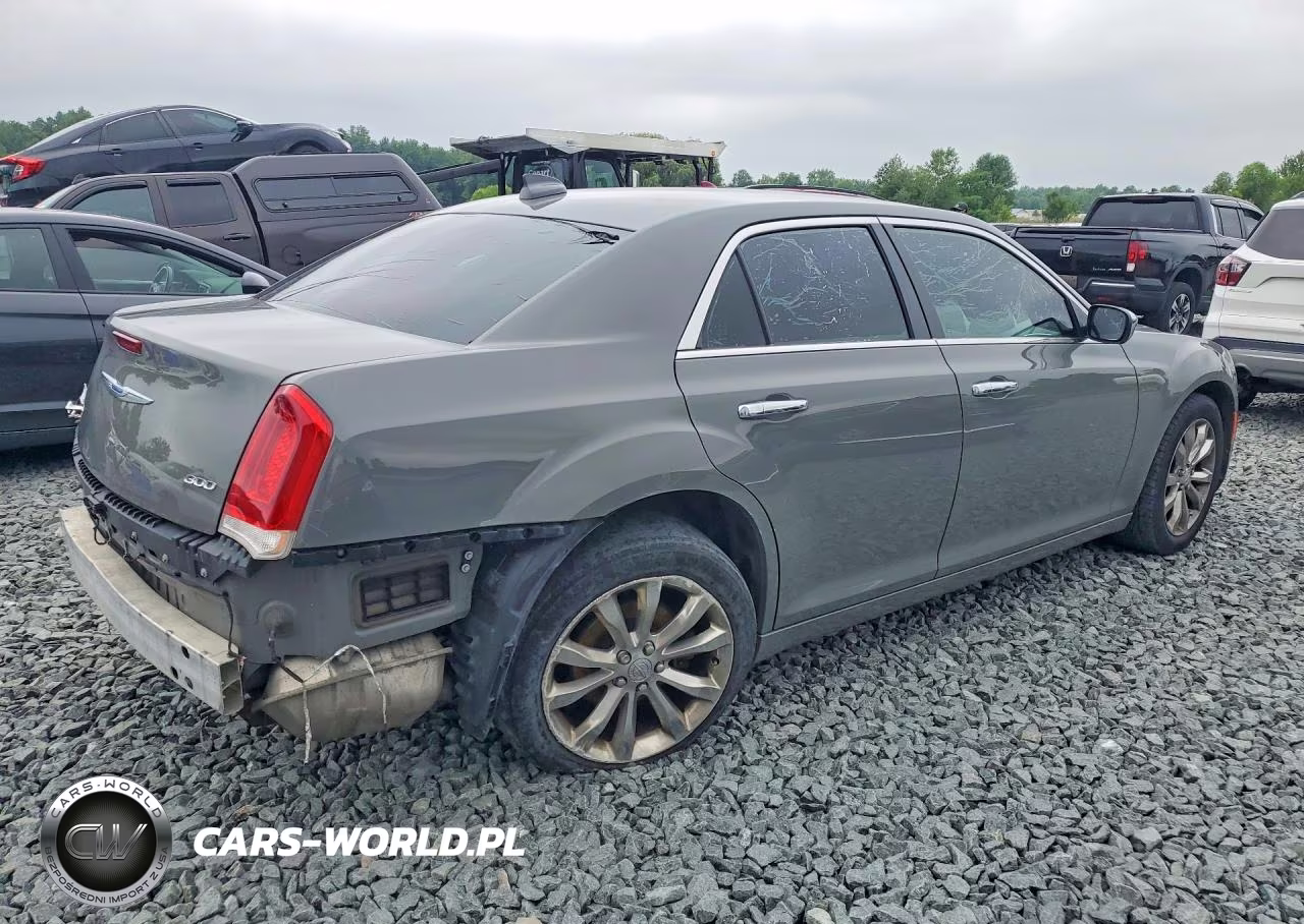 2019 Chrysler 300 Limited VIN:2C3CCAKG4KH690875 - 3