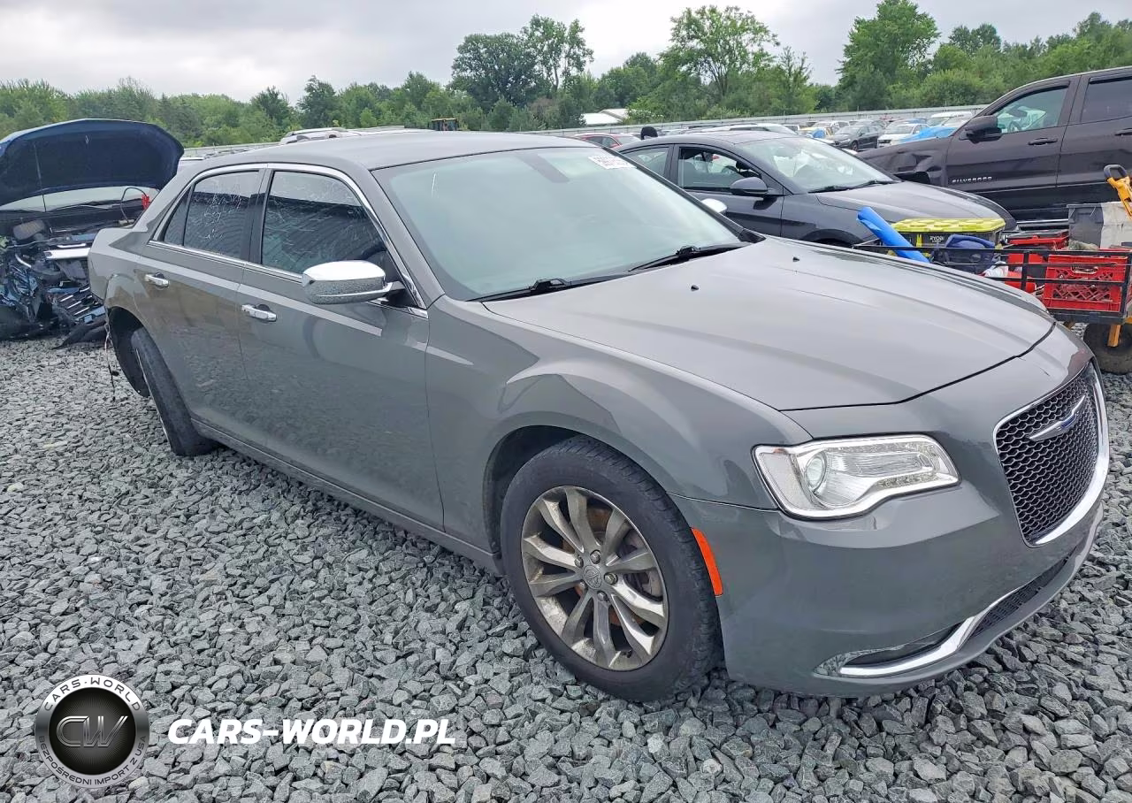 2019 Chrysler 300 Limited VIN:2C3CCAKG4KH690875 - 4