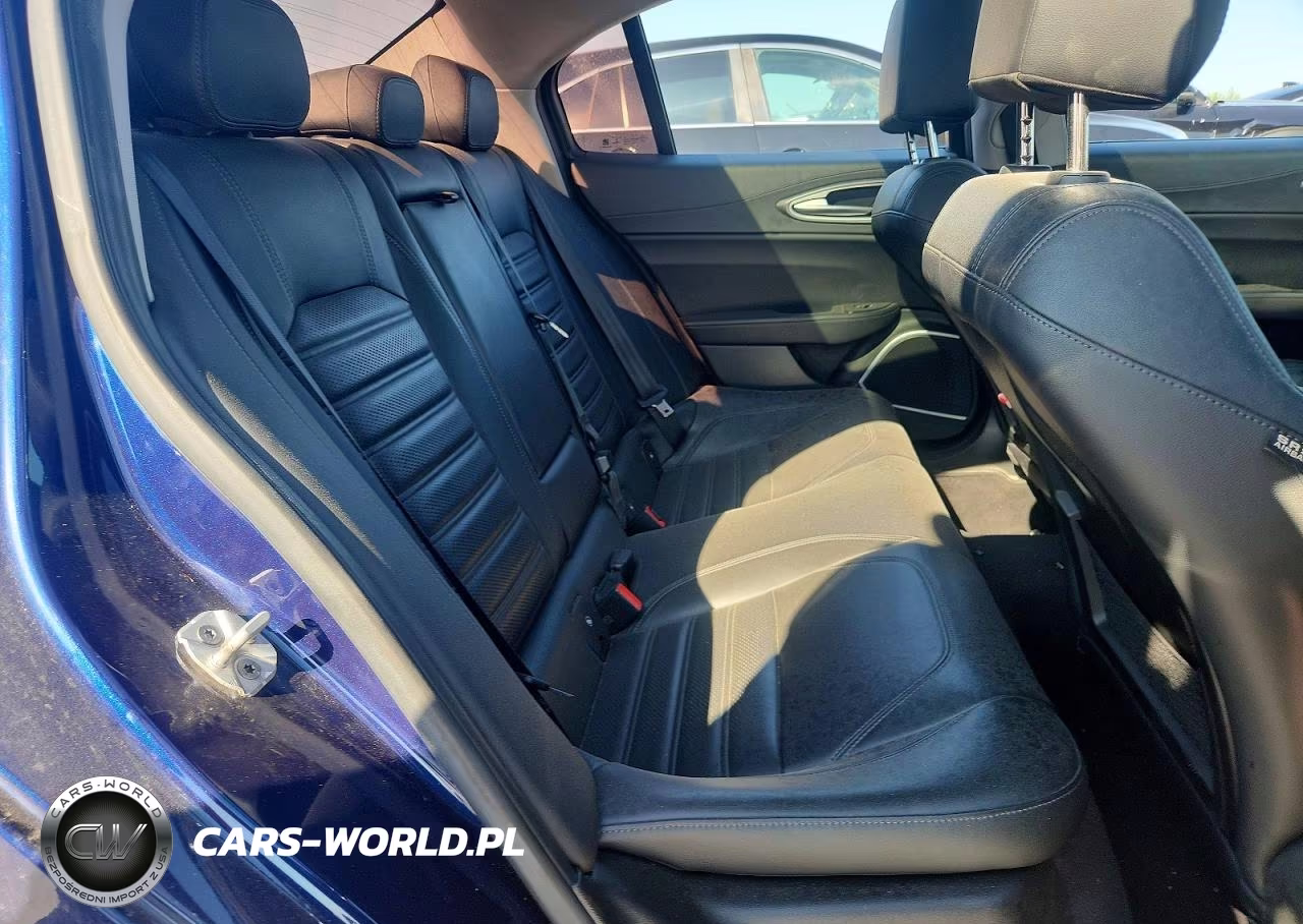 2017 Alfa Romeo Giulia Ti VIN:ZARFAECN5H7554140 - 10