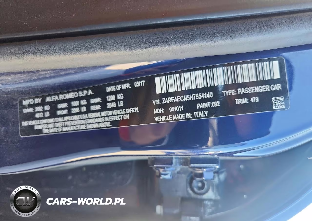 2017 Alfa Romeo Giulia Ti VIN:ZARFAECN5H7554140 - 12