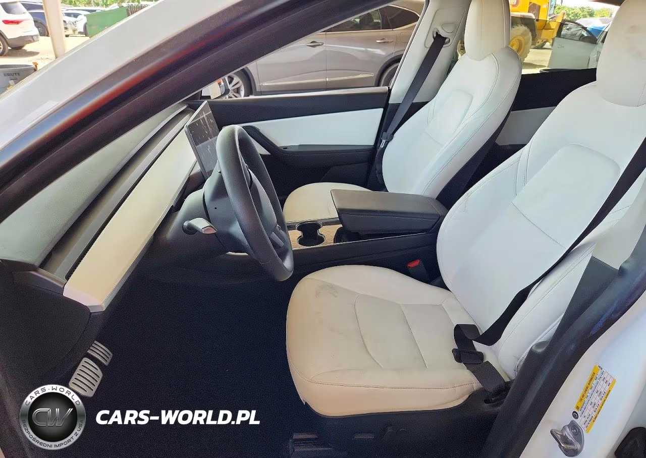2020 Tesla Model Y VIN:5YJYGDEF7LF040780 - 7