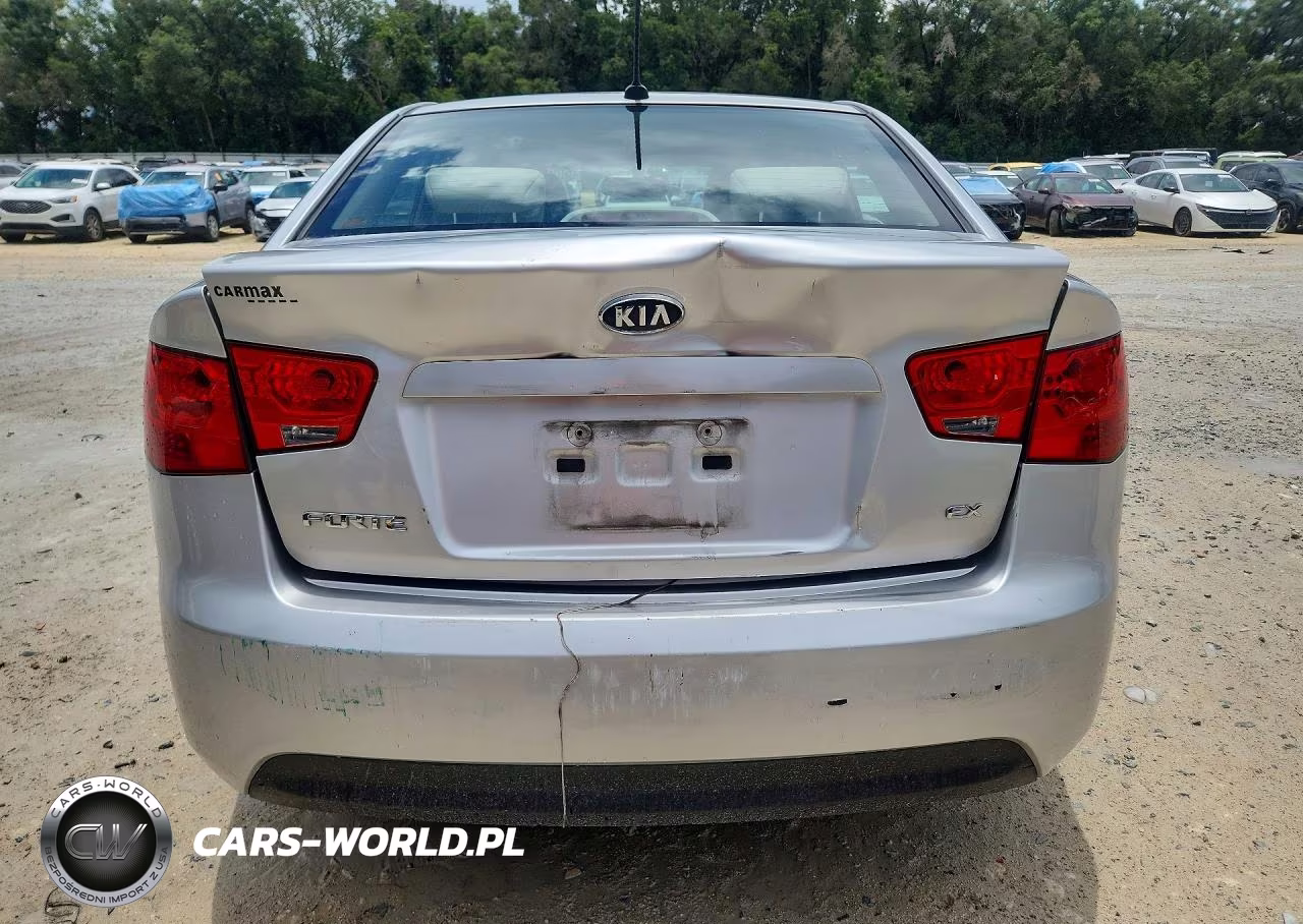 2013 Kia Forte VIN:KNAFU4A25D5695202 - 6