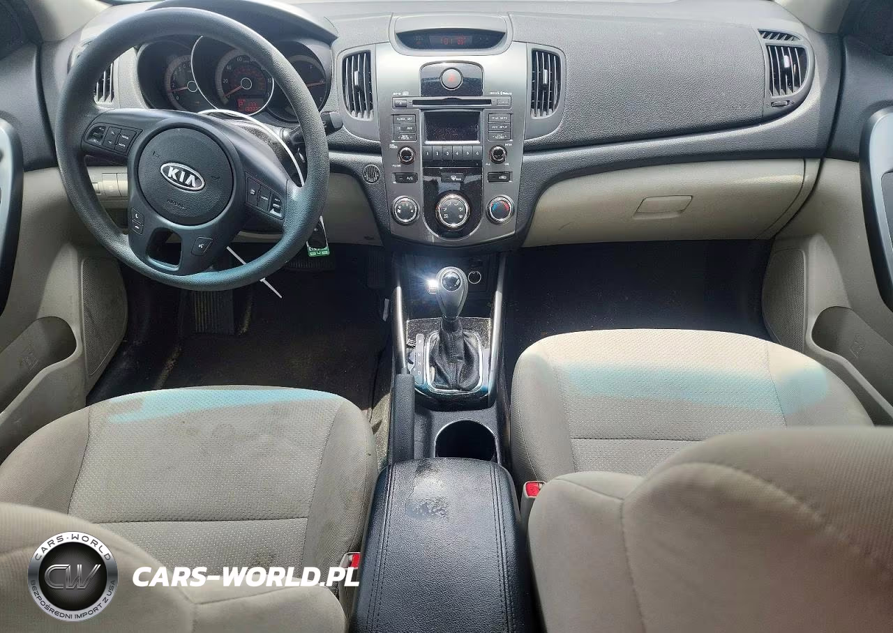 2013 Kia Forte VIN:KNAFU4A25D5695202 - 8