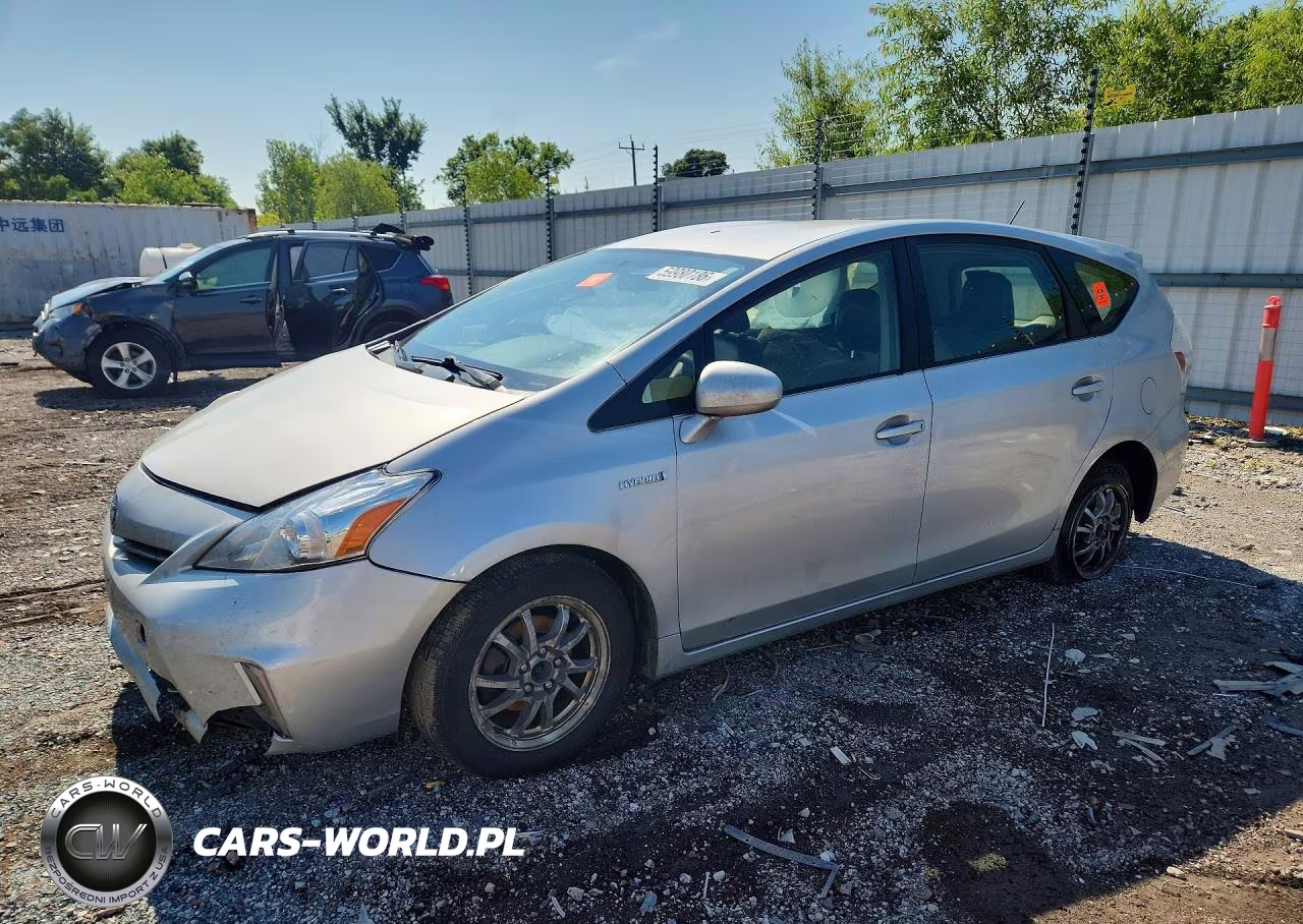 2014 Toyota Prius V Two – zdjęcie 1 z 12