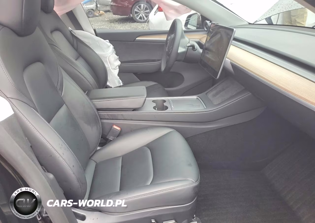 2025 Tesla Model Y VIN:7SAYGDED0SA375490 - 7