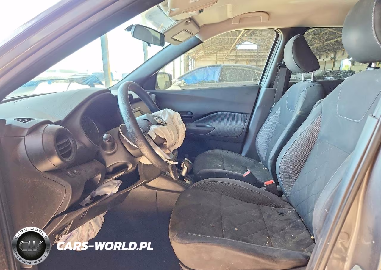 2019 Nissan Kicks S VIN:3N1CP5CU5KL498855 - 7