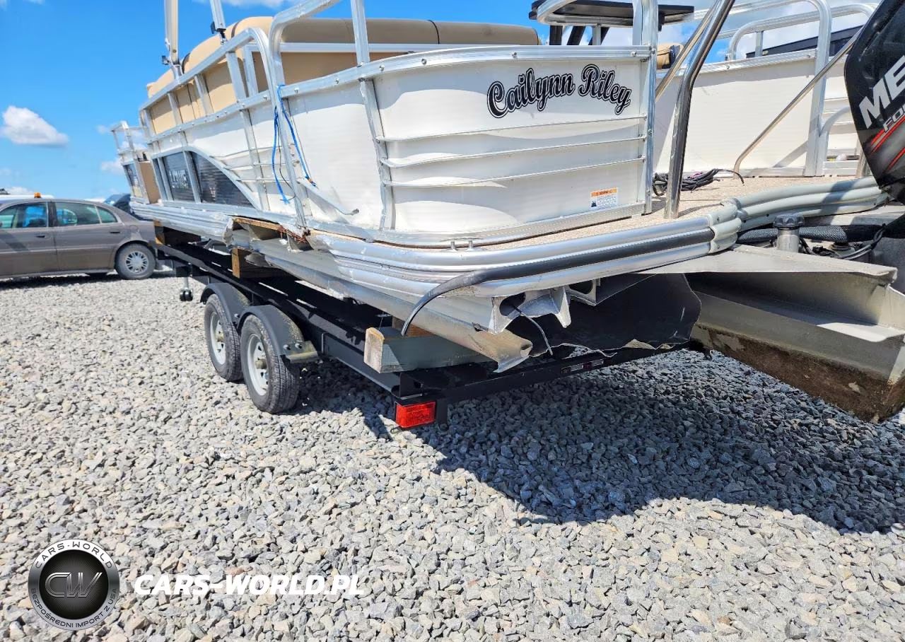 2017 Lowe Boat VIN:LWC00334G617 - 10