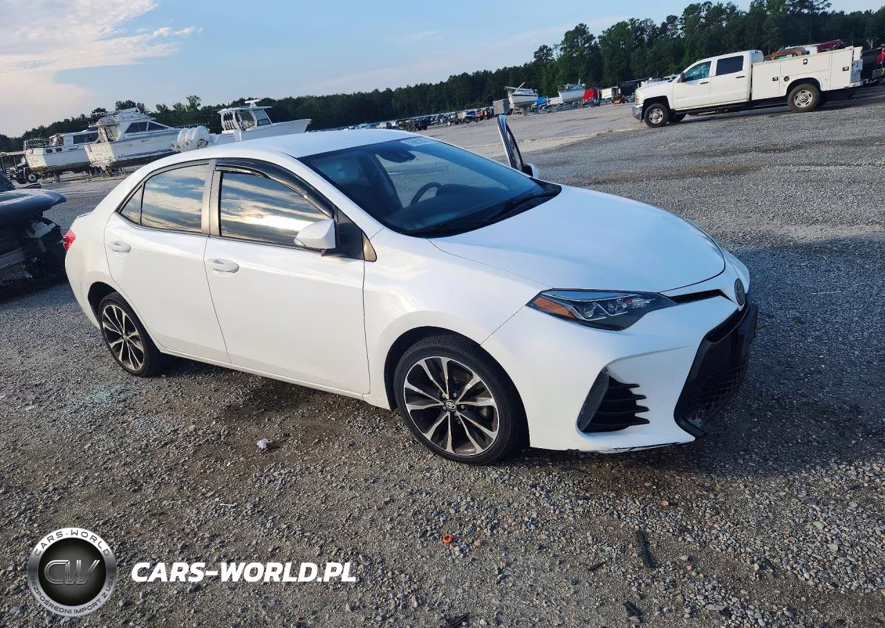 2018 Toyota Corolla Se VIN:2T1BURHE6JC032038 - 4