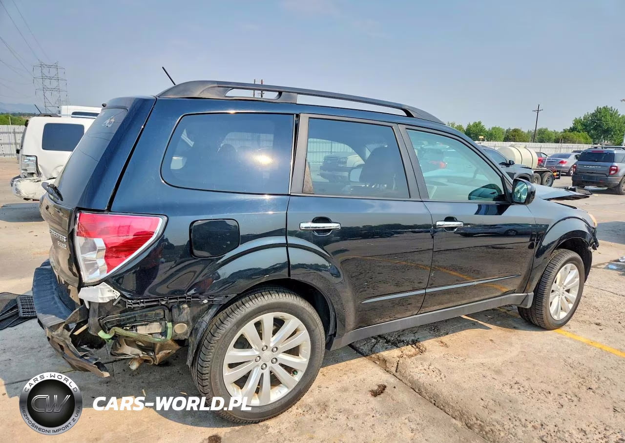 2013 Subaru Forester 2.5X Premium VIN:JF2SHADC6DG403815 - 3