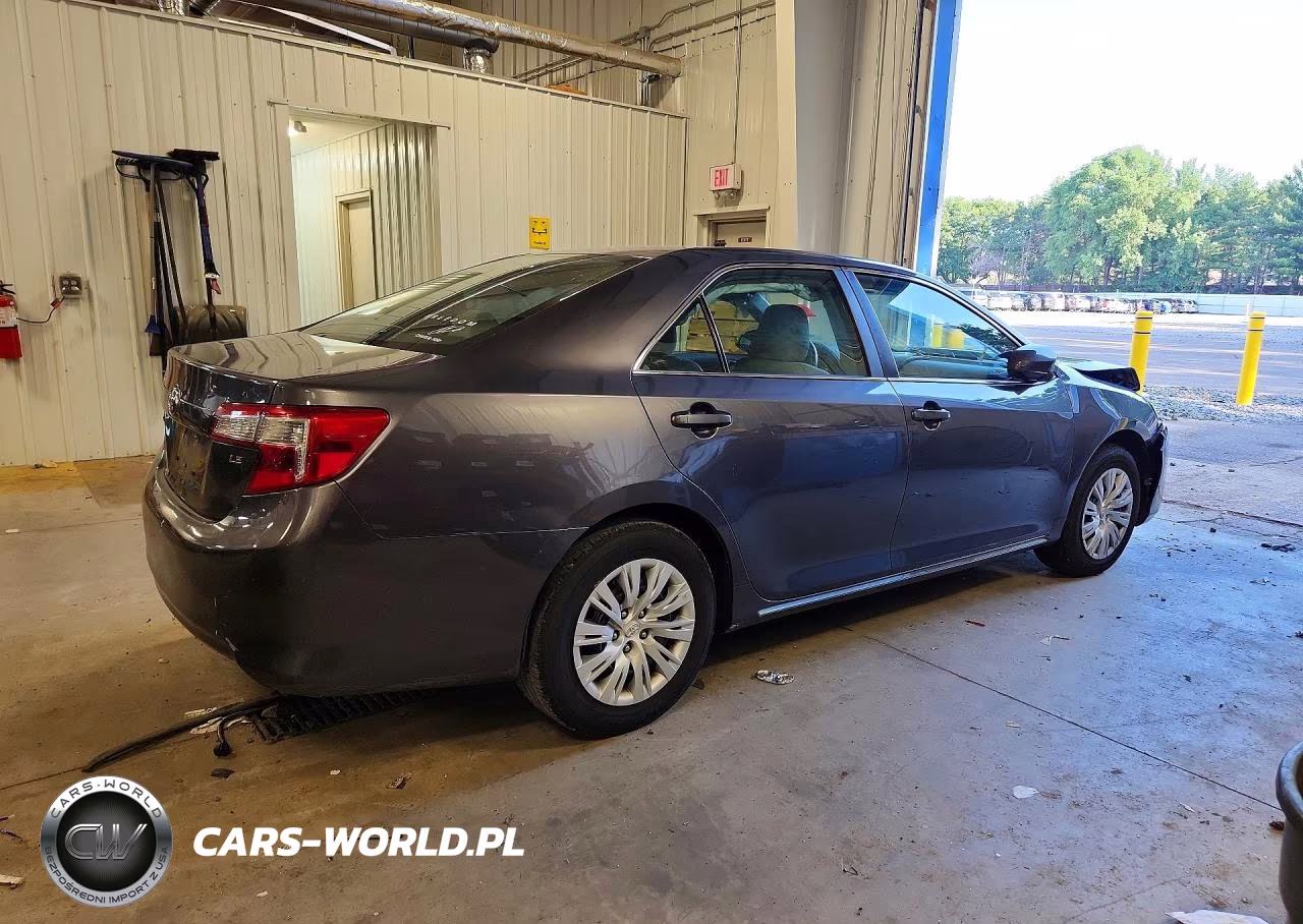 2014 Toyota Camry Le VIN:4T4BF1FK4ER434655 - 3