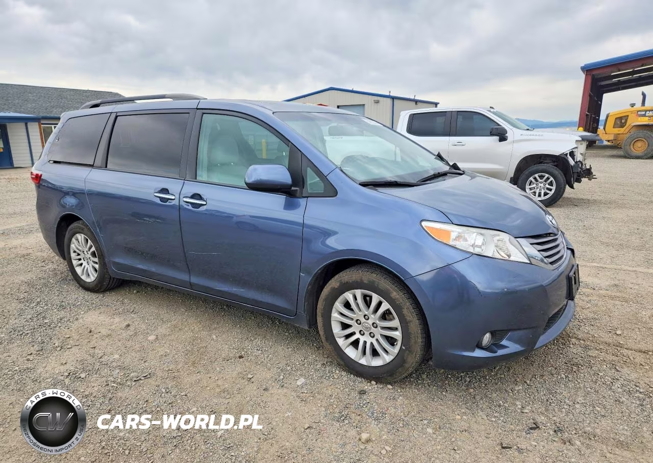 2017 Toyota Sienna Xle 8-Passenger VIN:5TDYZ3DC4HS799398 - 4