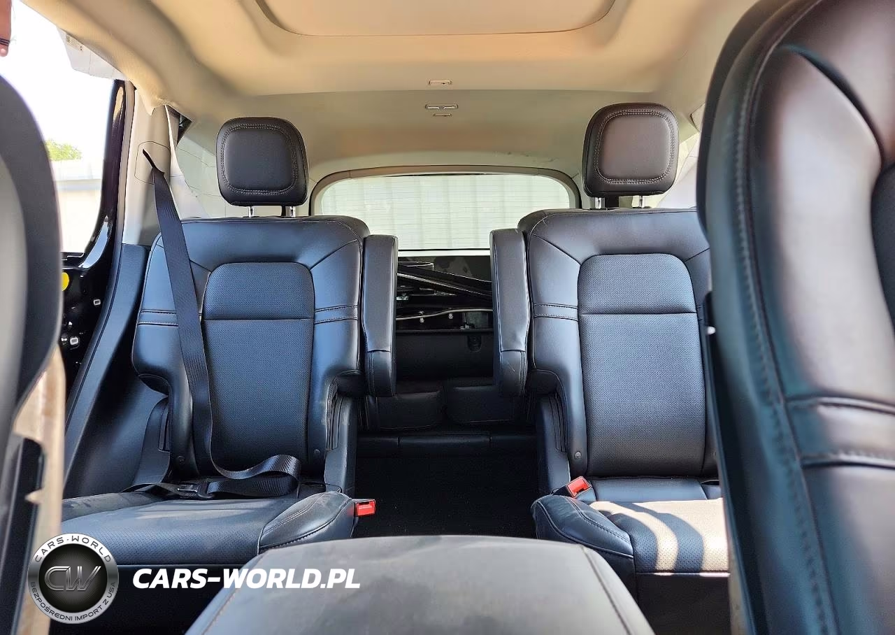 2026 Lincoln Aviator VIN:5LM5J6XC0TGL04813 - 10