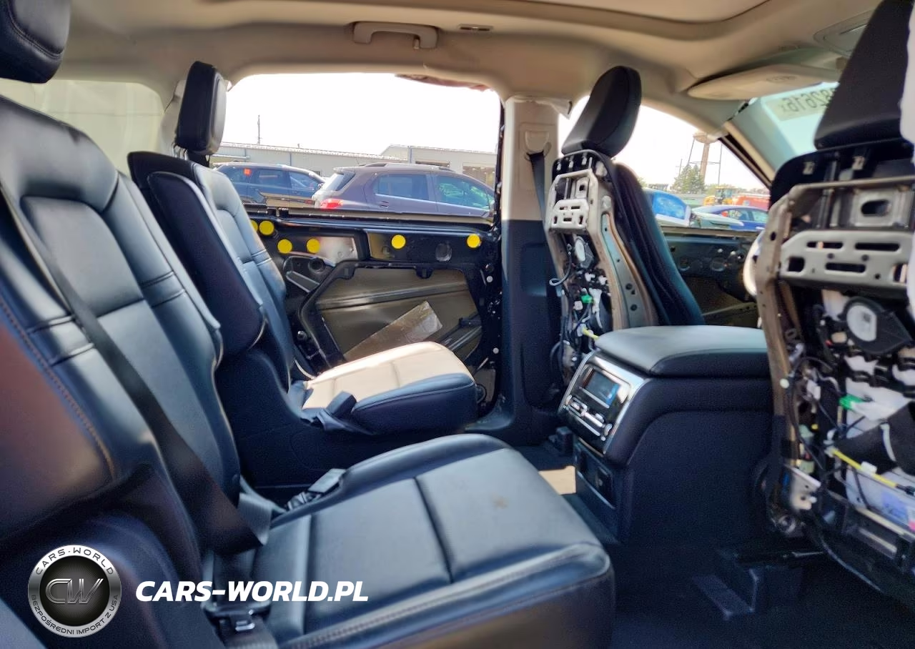 2026 Lincoln Aviator VIN:5LM5J6XC0TGL04813 - 11