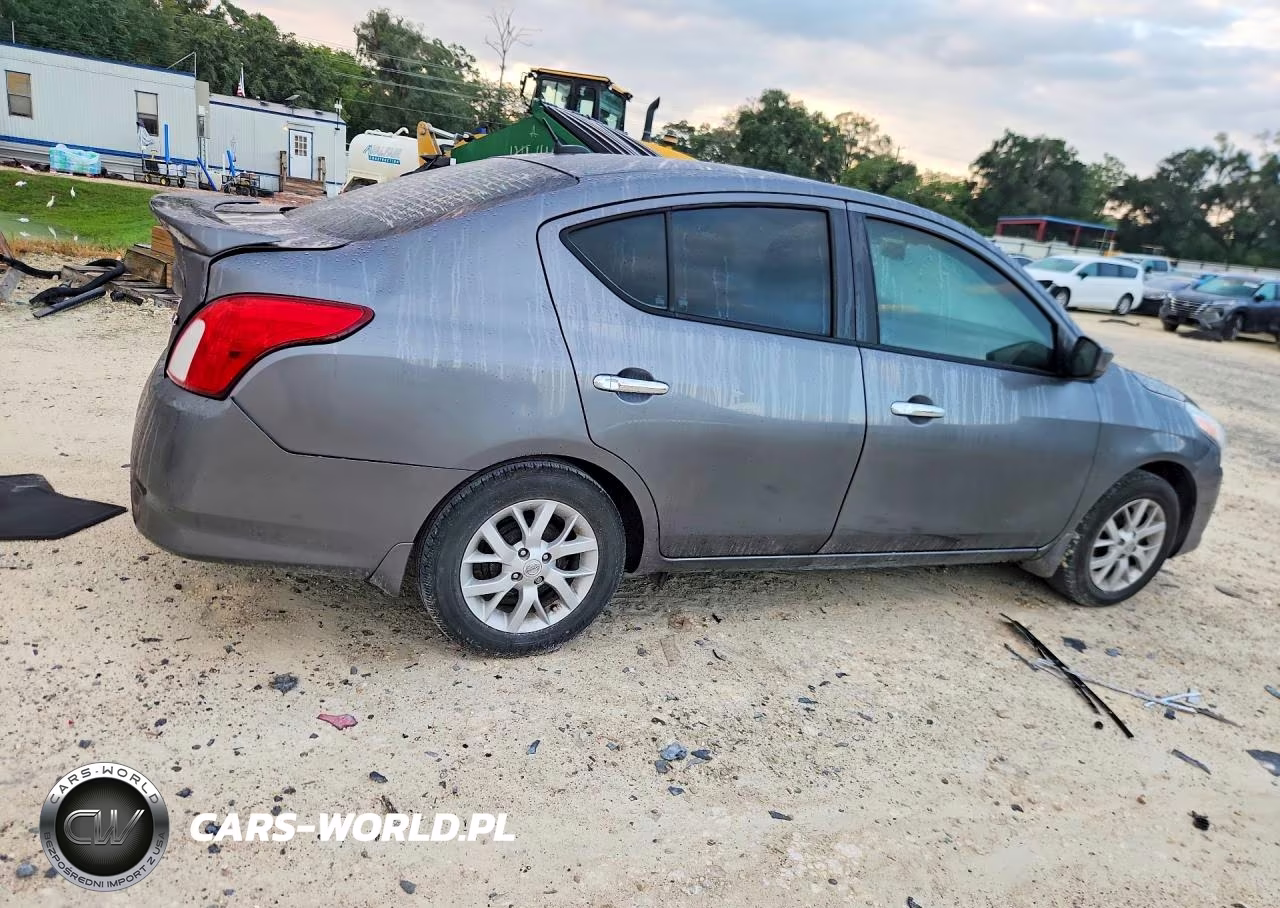 2017 Nissan Versa S VIN:3N1CN7AP4HL852775 - 3