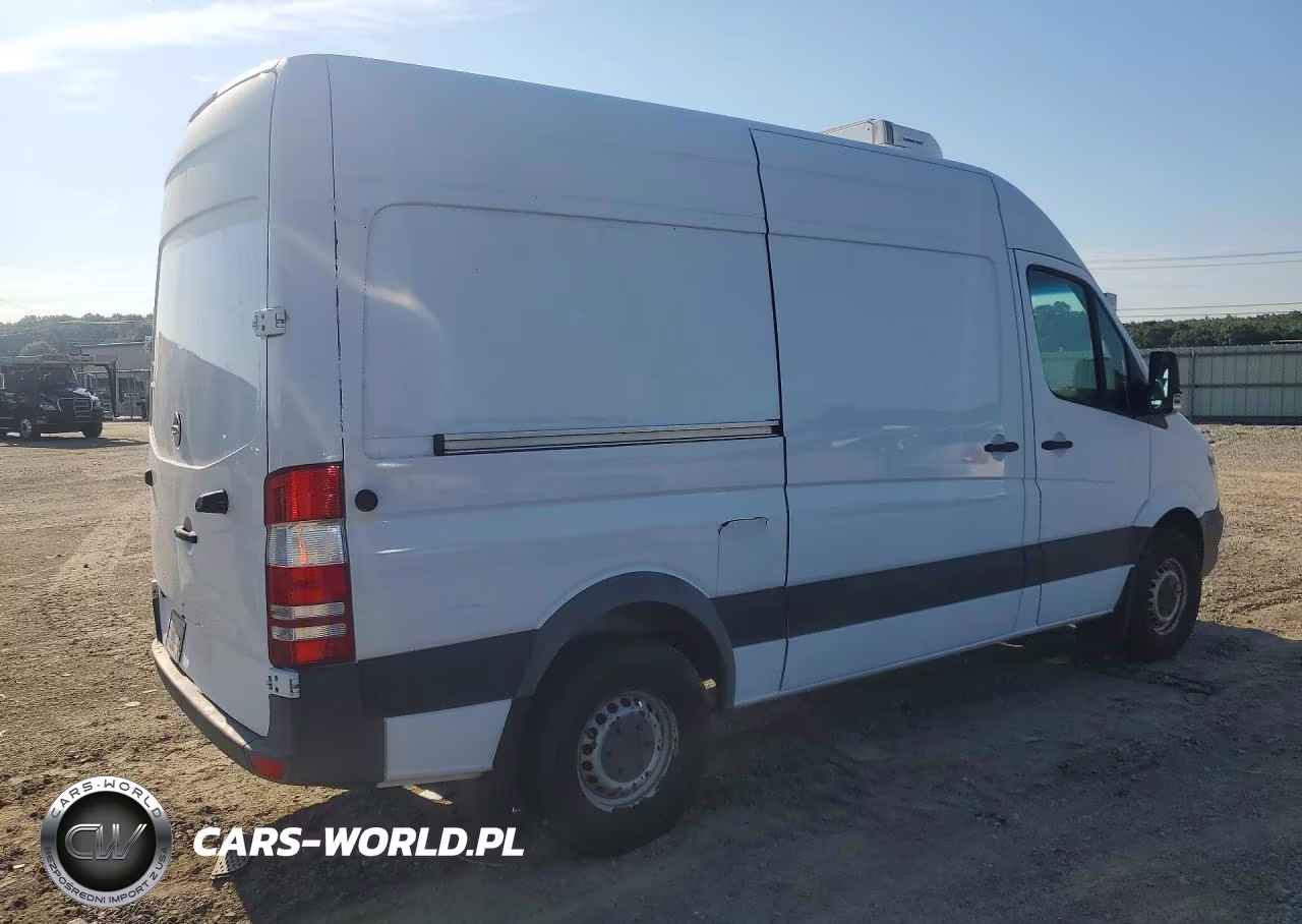 2015 Freightliner Sprinter 2500 VIN:WDYPE7CC0F5970851 - 3