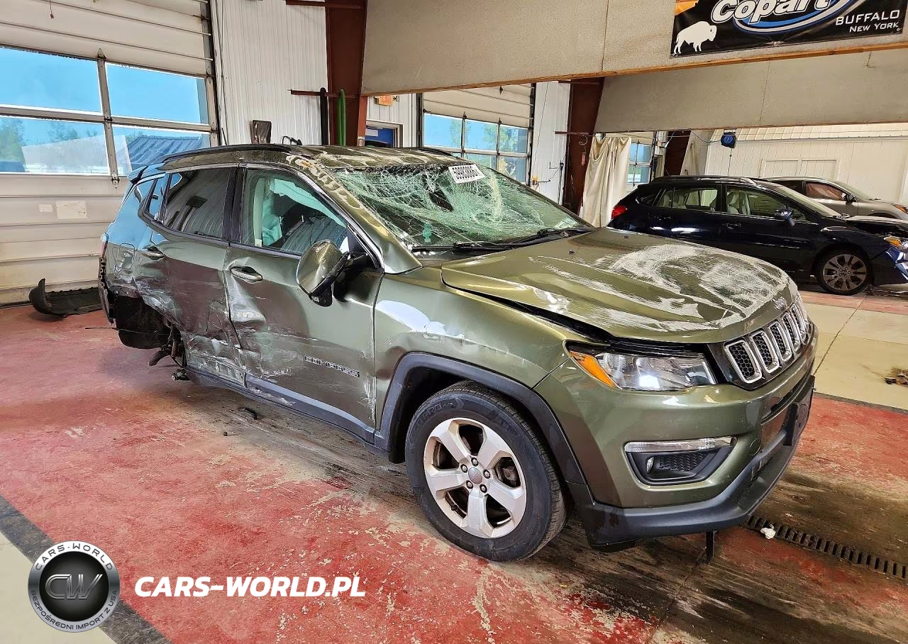 2019 Jeep Compass Latitude VIN:3C4NJDBB1KT670333 - 4