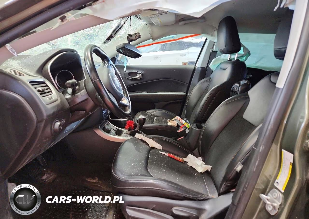 2019 Jeep Compass Latitude VIN:3C4NJDBB1KT670333 - 7