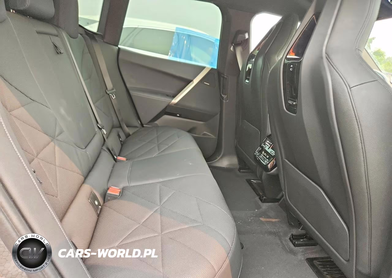 2024 BMW Ix xDrive50 VIN:WB523CF02RCP02238 - 11
