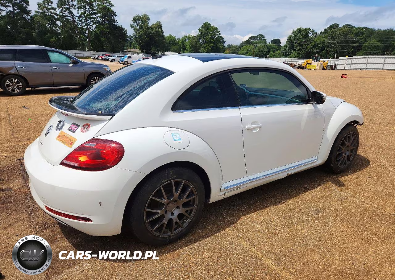 2018 Volkswagen Beetle Se VIN:3VWJD7AT4JM710556 - 3