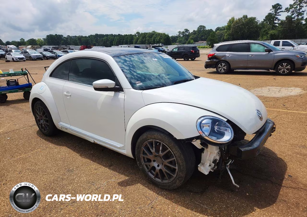 2018 Volkswagen Beetle Se VIN:3VWJD7AT4JM710556 - 4