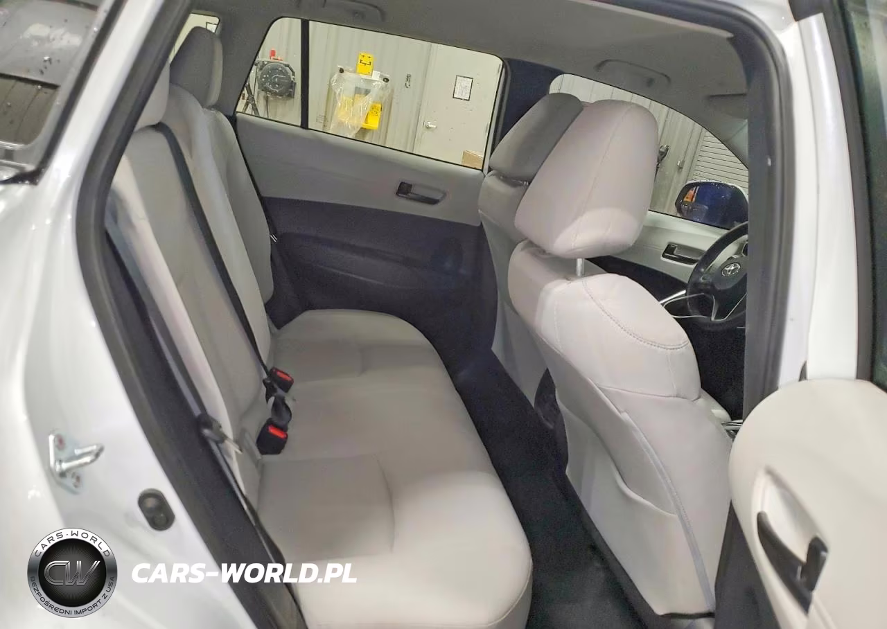 2022 Toyota Corolla Cross Le VIN:7MUCAABG8NV039004 - 11
