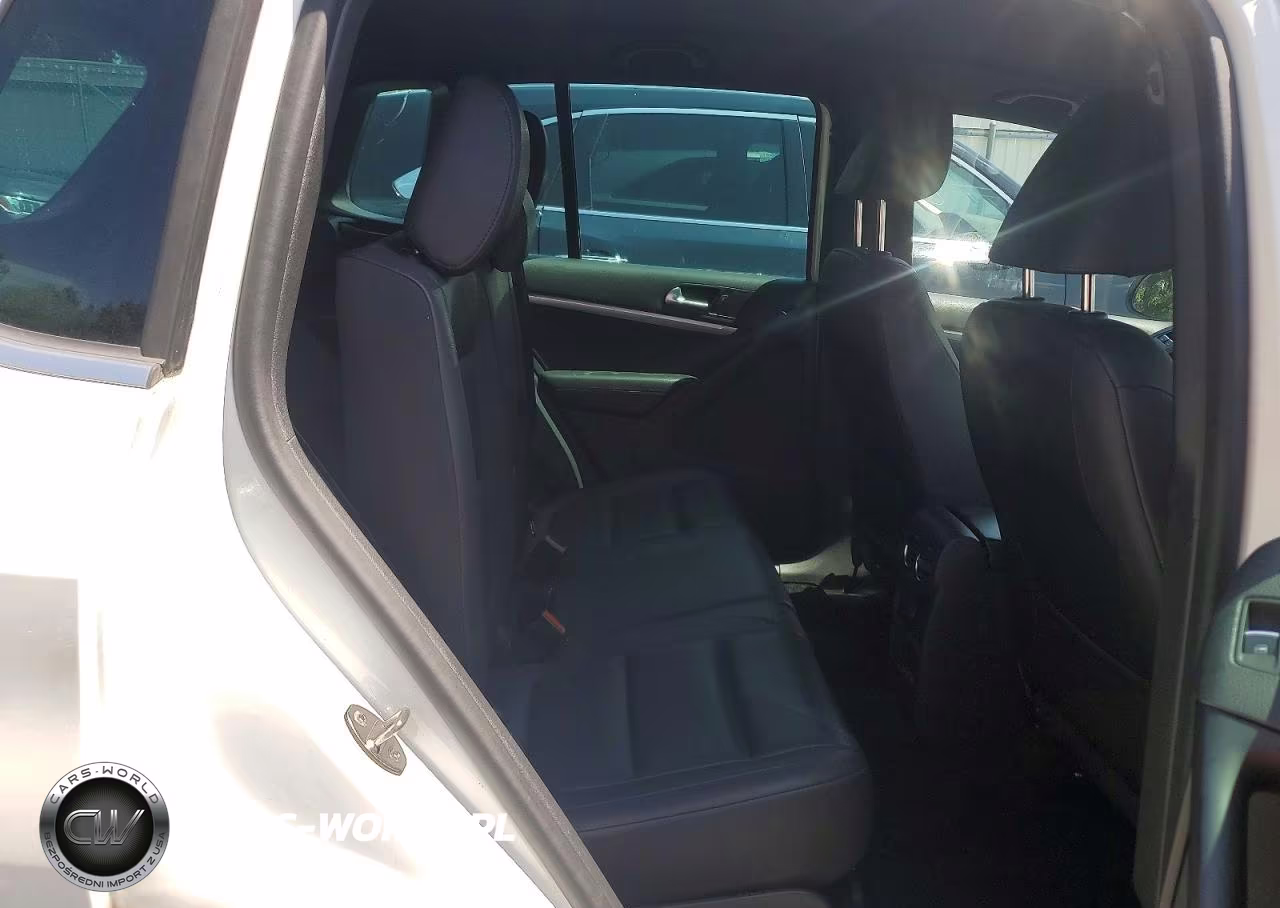 2016 Volkswagen Tiguan VIN:WVGBV7AX2GW609107 - 11
