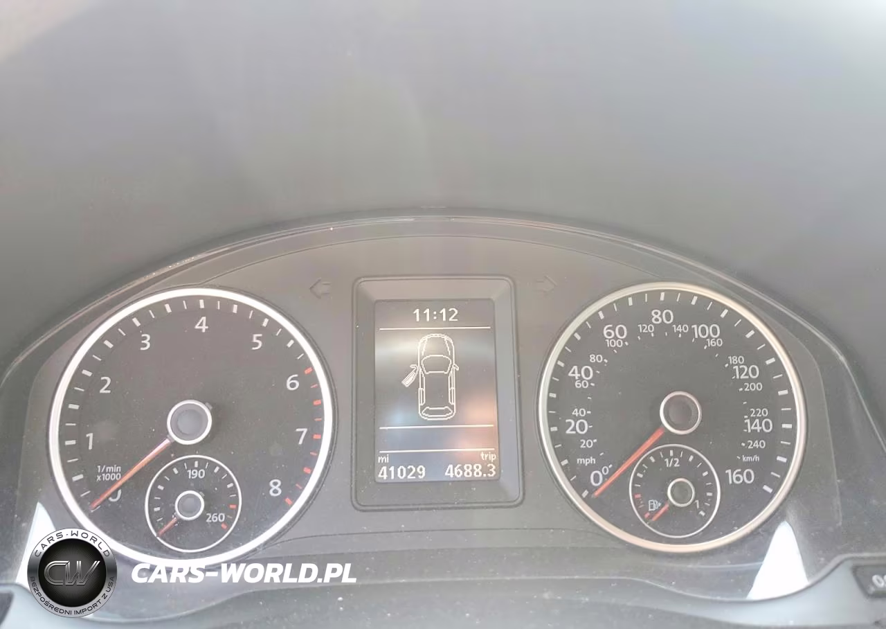 2016 Volkswagen Tiguan VIN:WVGBV7AX2GW609107 - 9