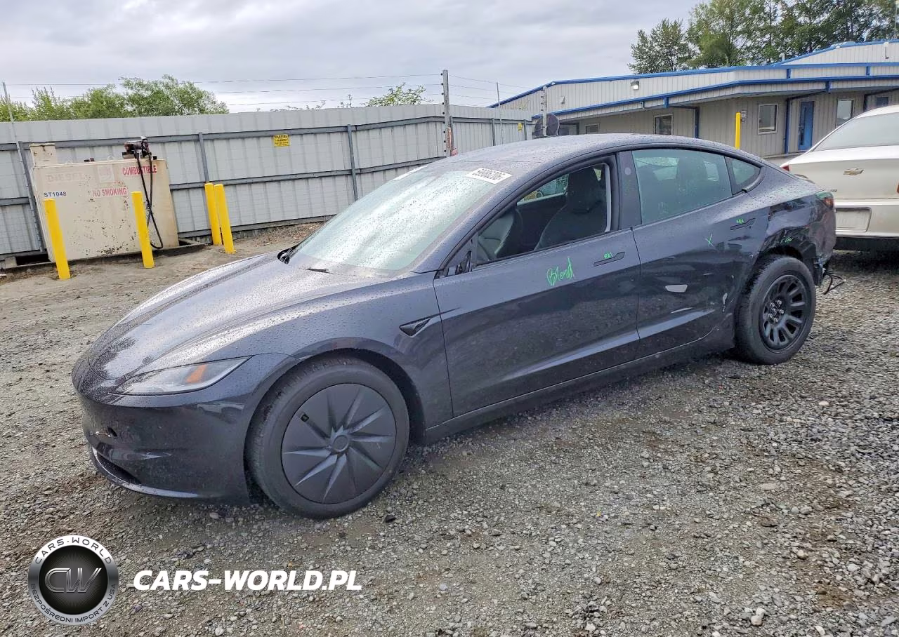 2026 Tesla Model 3 – zdjęcie 1 z 13