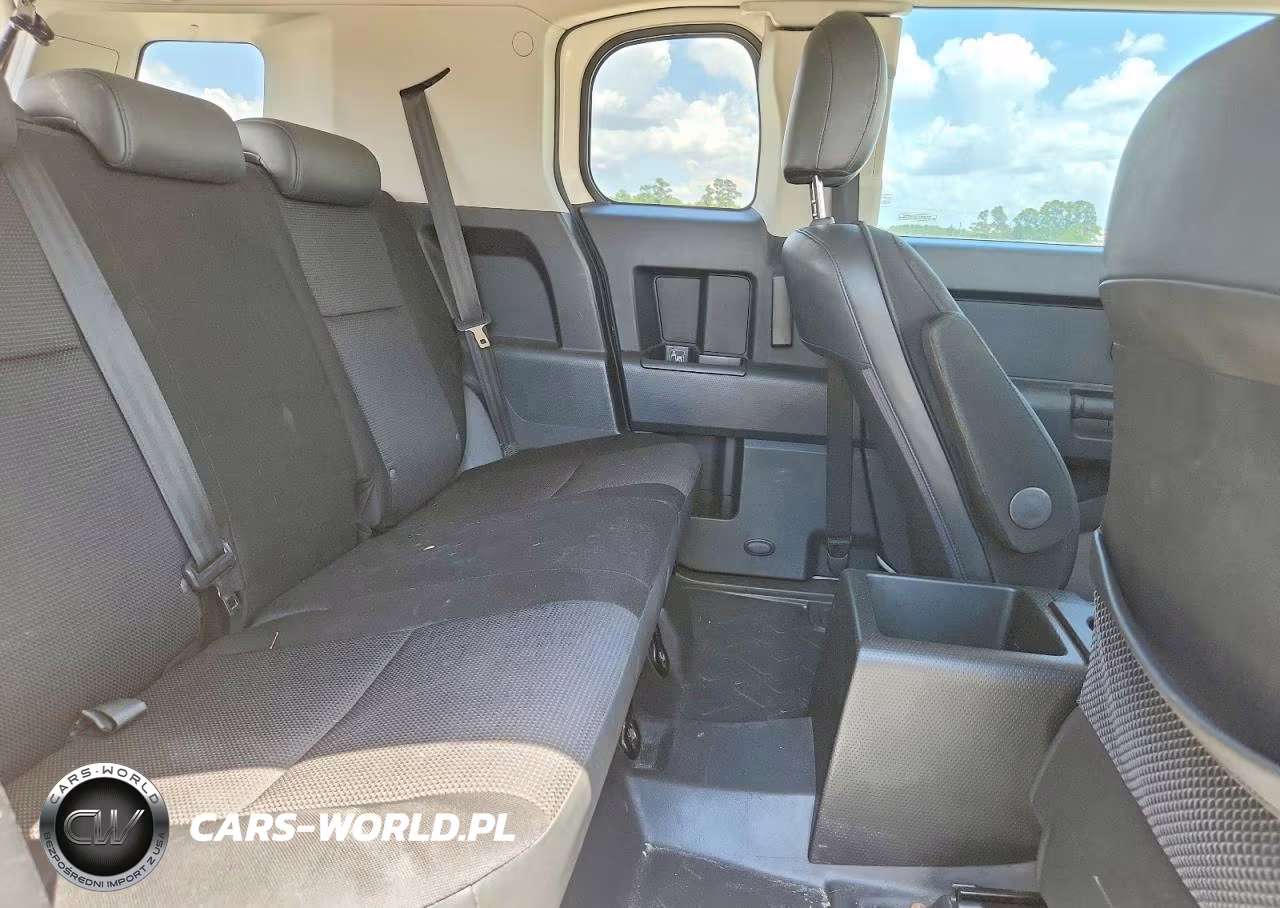2010 Toyota Fj Cruiser Base VIN:JTEZU4BF3AK010754 - 10