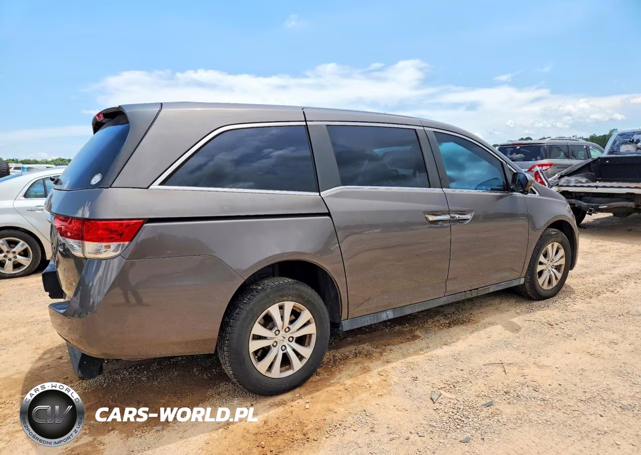 2015 Honda Odyssey VIN:5FNRL5H68FB002092 - 3