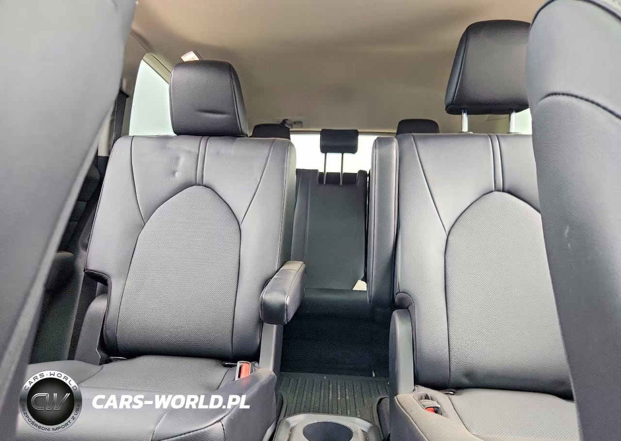 2024 Toyota Grand Highlander Xle VIN:5TDAAAB54RS033884 - 10