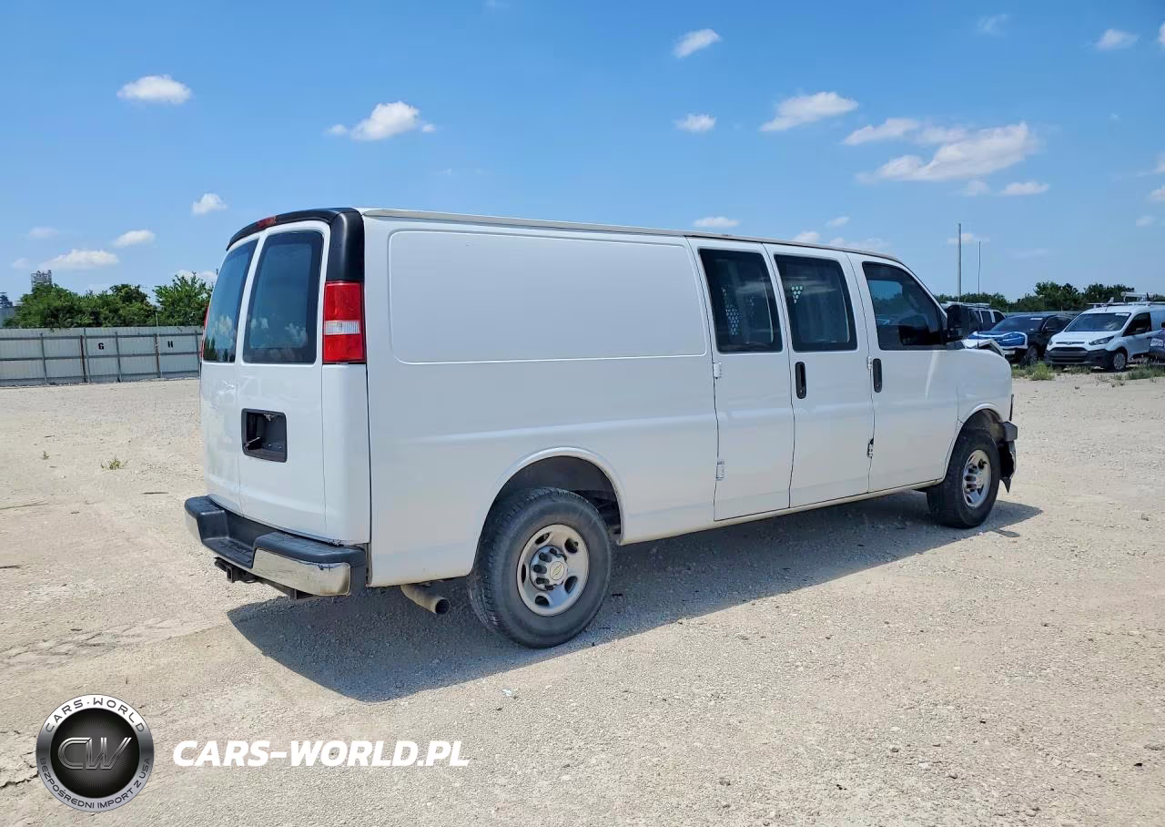 2020 Chevrolet 2500 Expre VIN:1GCWGBFG1L1206772 - 3
