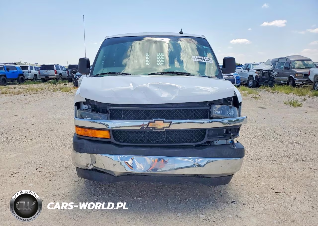 2020 Chevrolet 2500 Expre VIN:1GCWGBFG1L1206772 - 5