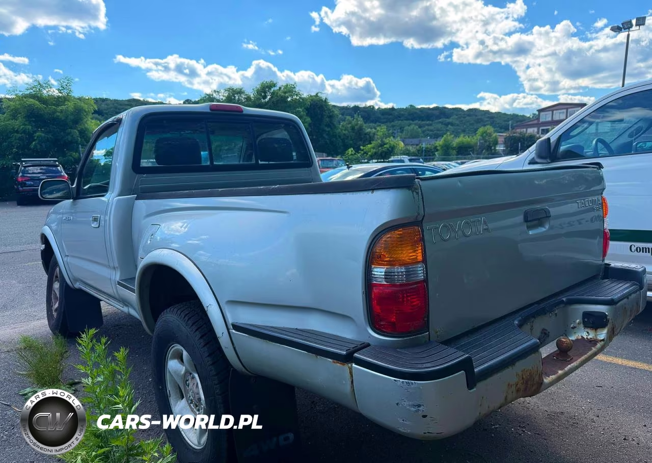 2001 Toyota Tacoma Deluxe VIN:5TEPM62N812782466 - 3