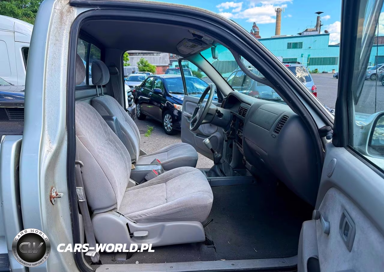 2001 Toyota Tacoma Deluxe VIN:5TEPM62N812782466 - 5