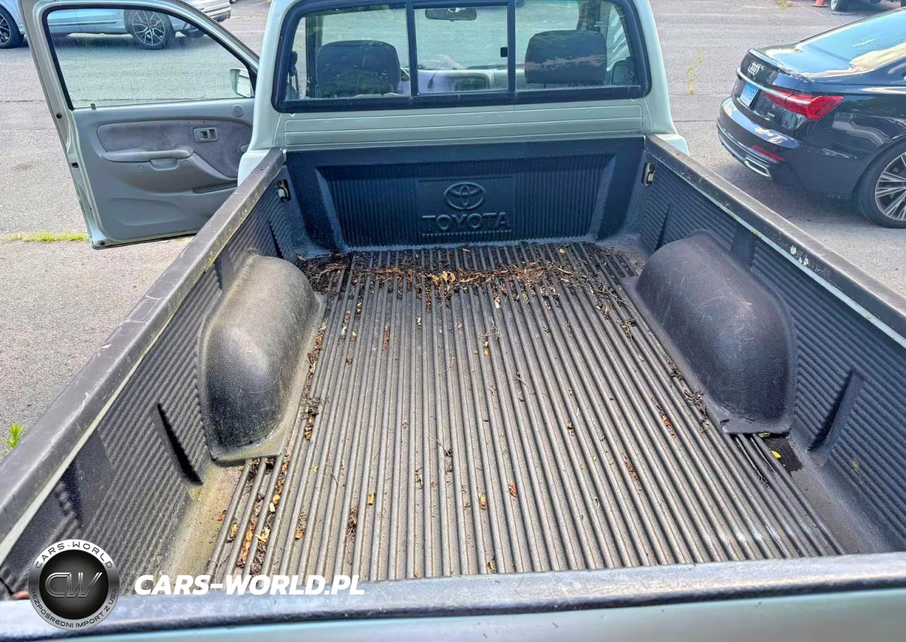 2001 Toyota Tacoma Deluxe VIN:5TEPM62N812782466 - 6