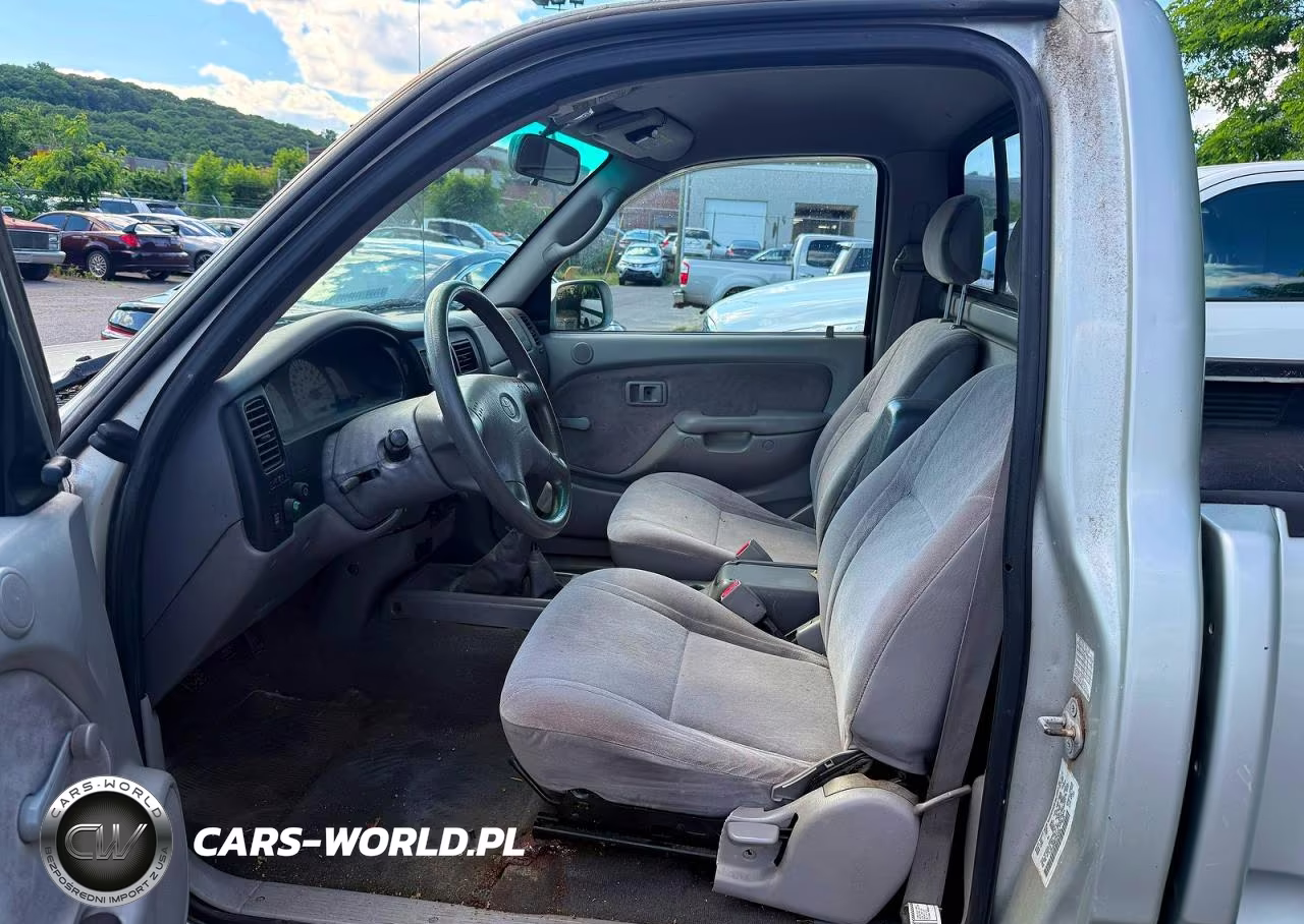 2001 Toyota Tacoma Deluxe VIN:5TEPM62N812782466 - 9