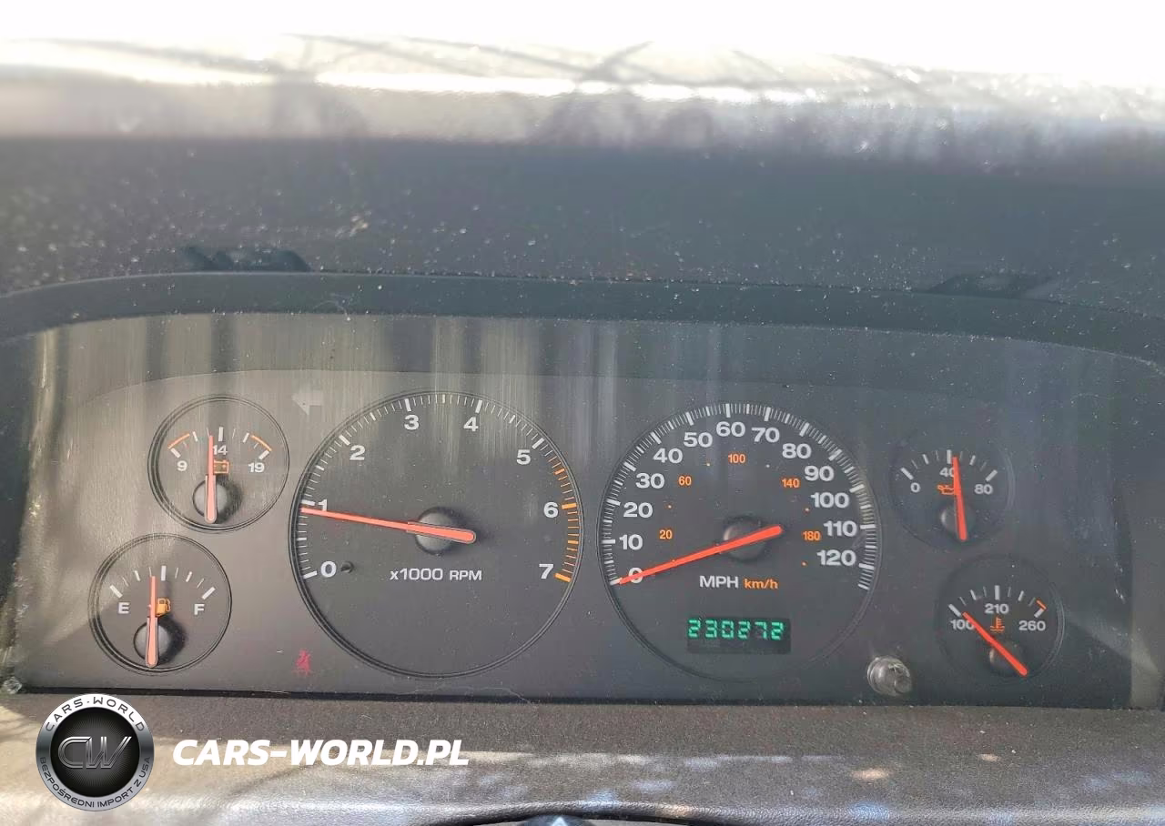 2001 Jeep Grand Cherokee Laredo VIN:1J4GW48N11C582026 - 9