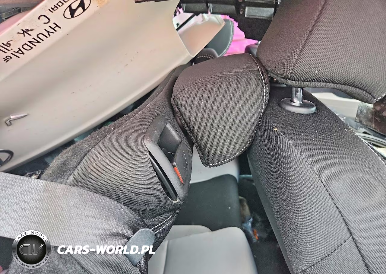 2026 Hyundai Venue Sel VIN:KMHRC8A31TU454384 - 11