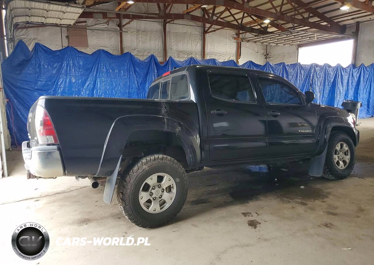 2015 Toyota Tacoma V6 VIN:3TMLU4EN9FM167900 - 3