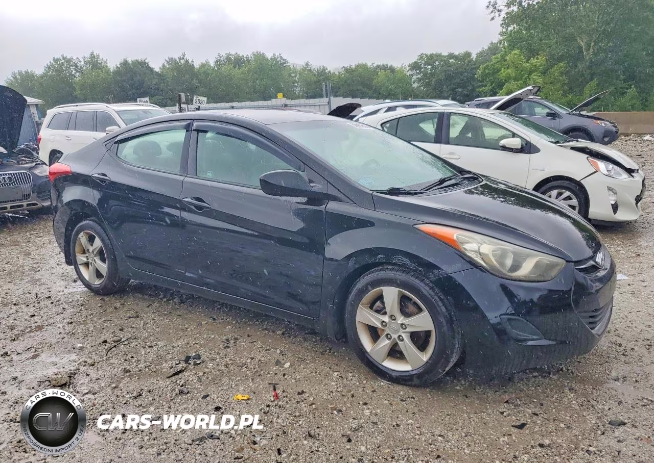 2011 Hyundai Elantra Gls VIN:5NPDH4AE1BH053940 - 4